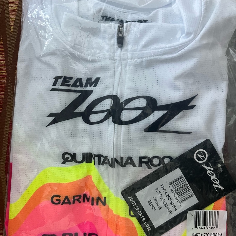 Zoot Quintana Roo Cycling Jersey with Neon Accents NWT